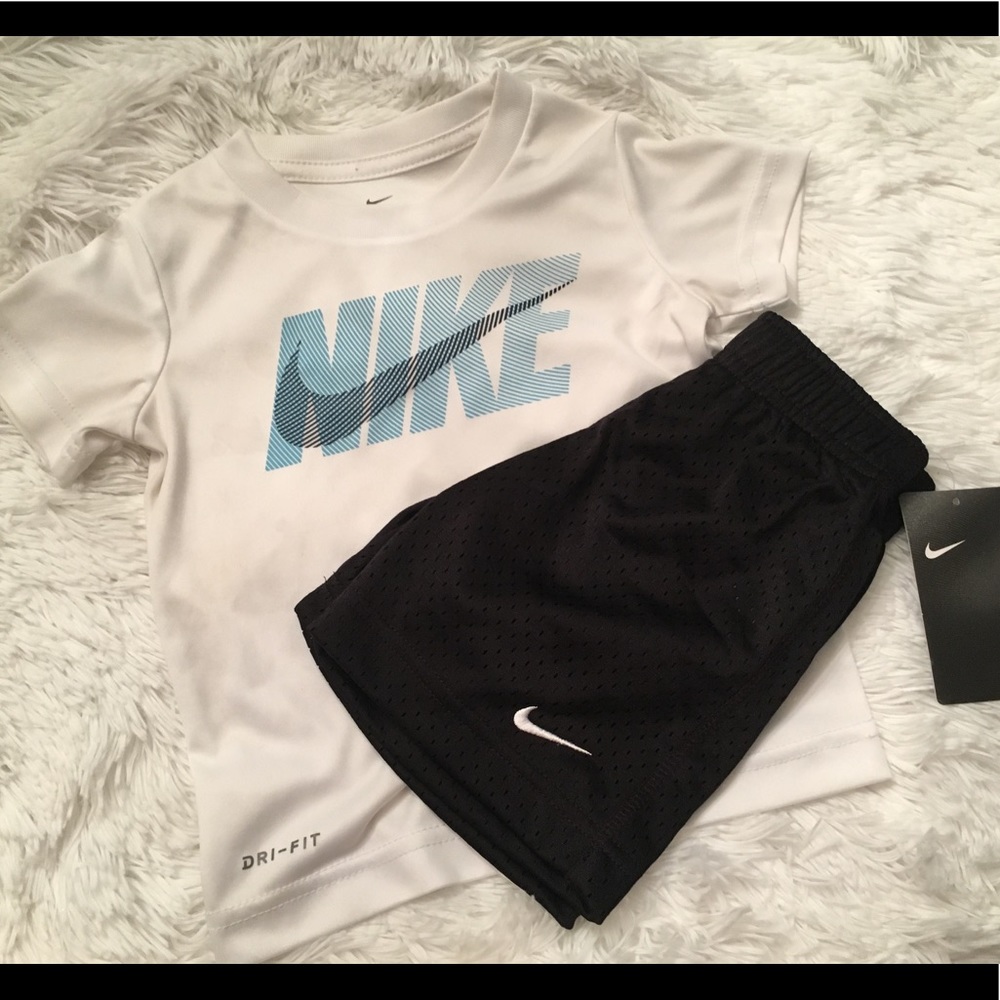 🌟NWT Nike Dri-Fit Short/Shirt Set🌟
